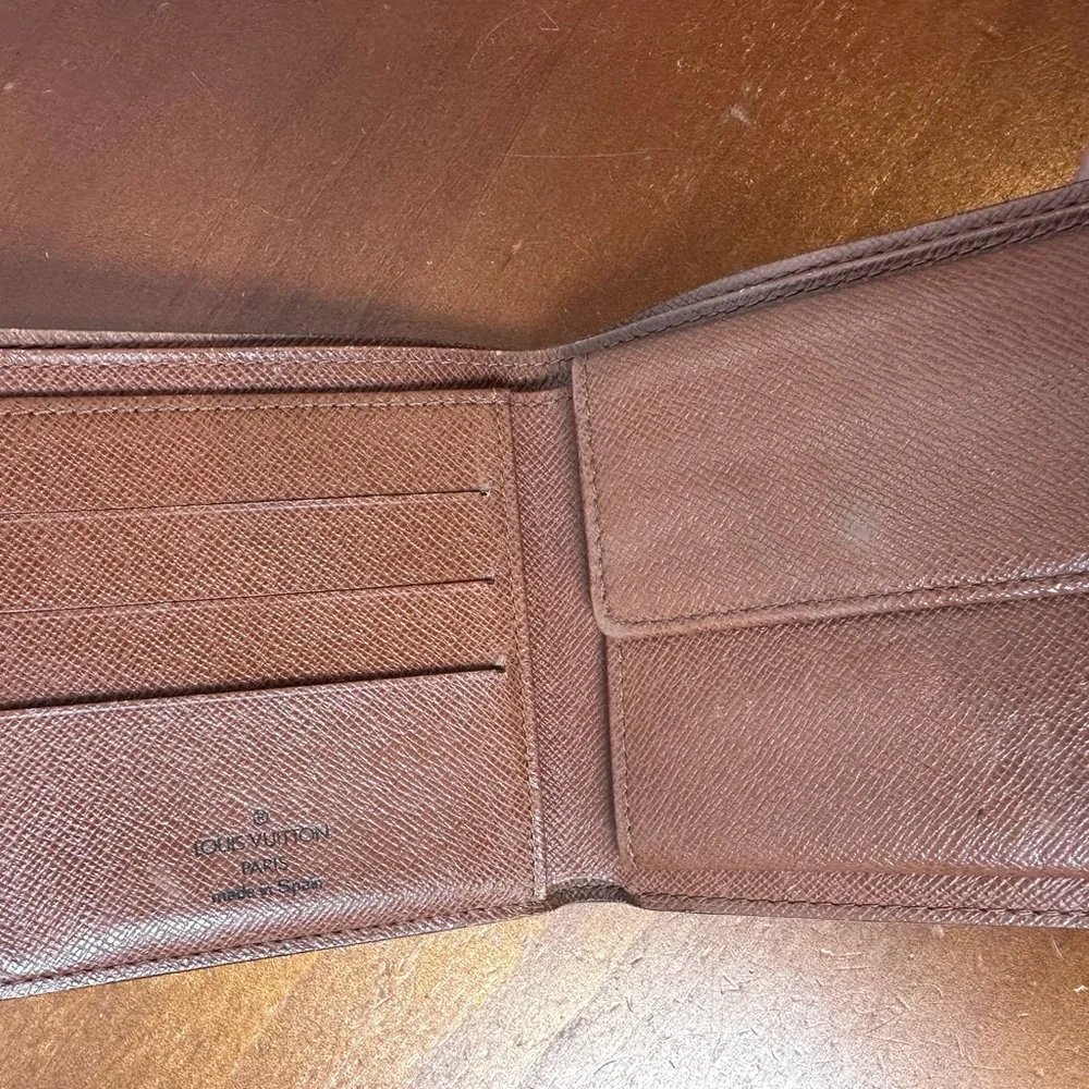 Louis Vuitton Monogram Portefeuille
Marco Bifold Wallet - Picture 7 of 12